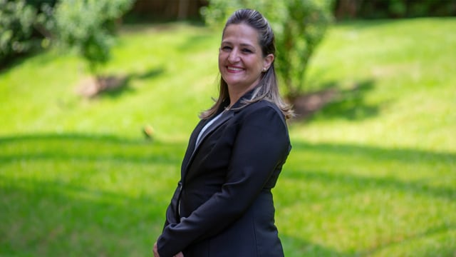 Capa do vídeo “Experiência de Fé de Luciana de Cássia Cardoso”