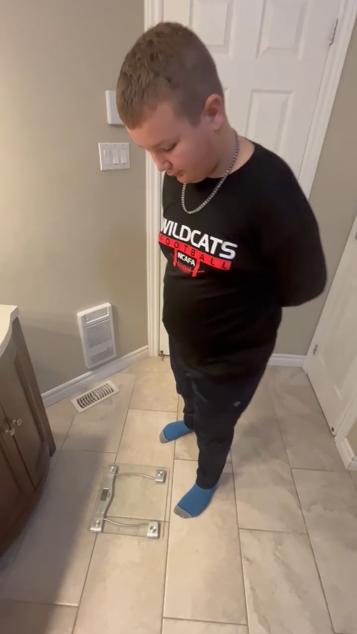 Watch PurpleShift athlete's Weight: 218 pounds