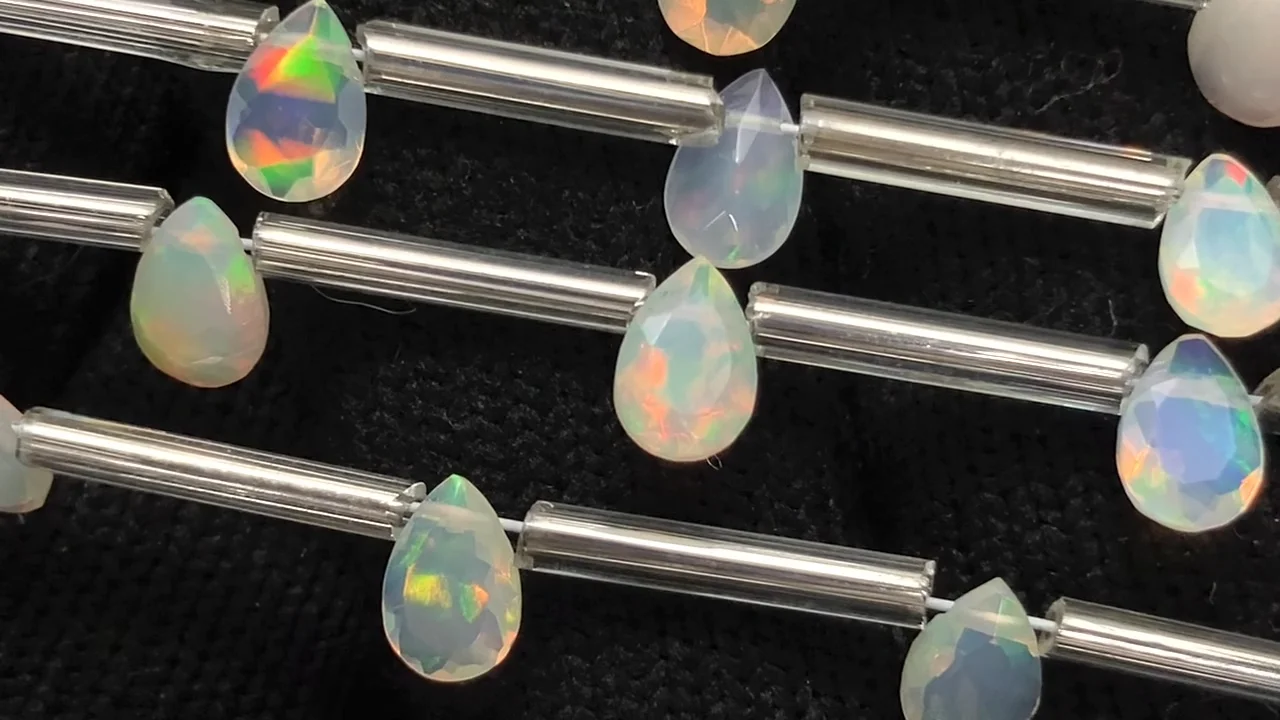 エチオピア産オパール ペアシェイプファセットカット6×4mm 1連 エチオピア産オパール ペアシェイプファセットカット6×4mm 1連