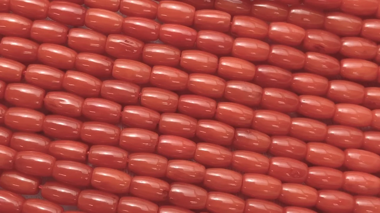 赤珊瑚・レッドコーラル（染） チューブ～ライス5×3×3mm 1連｜天然石