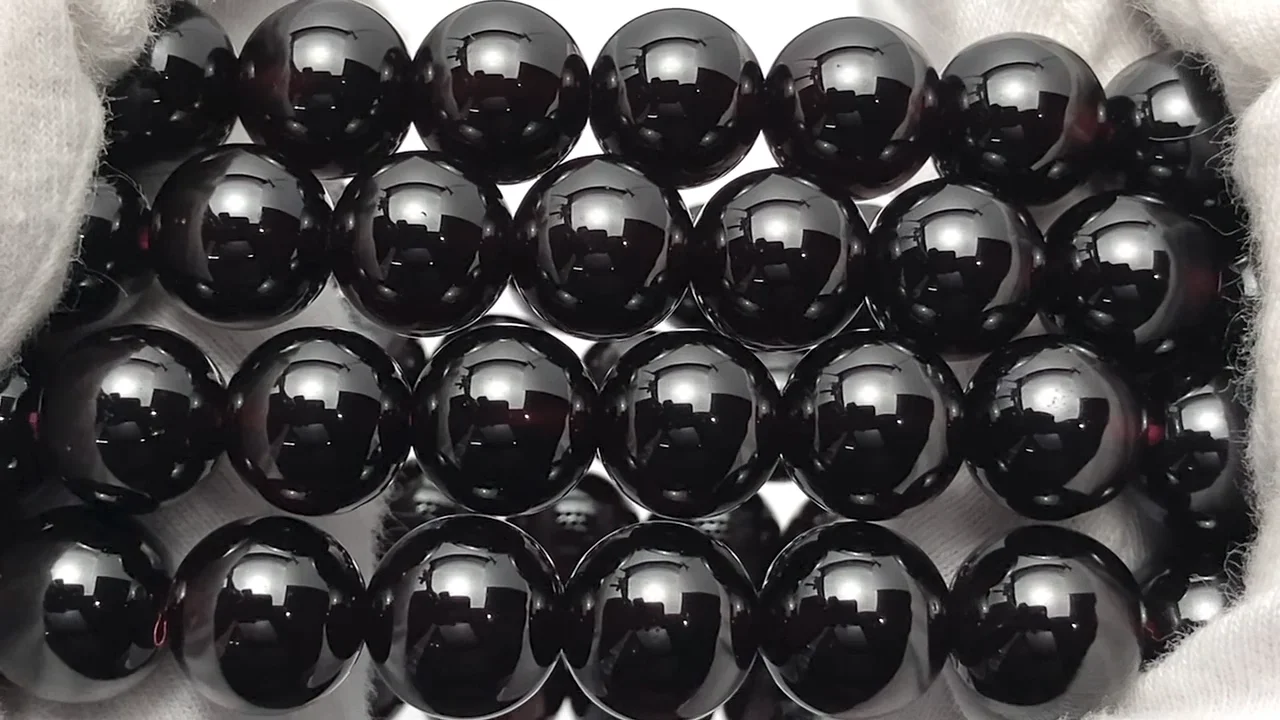 モザンビーク産ガーネット ラウンド10mm ブレスレット｜天然石ビーズの