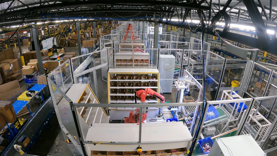 Timelapse of deploying 12 AI-powered Covariant Putwalls at Radial