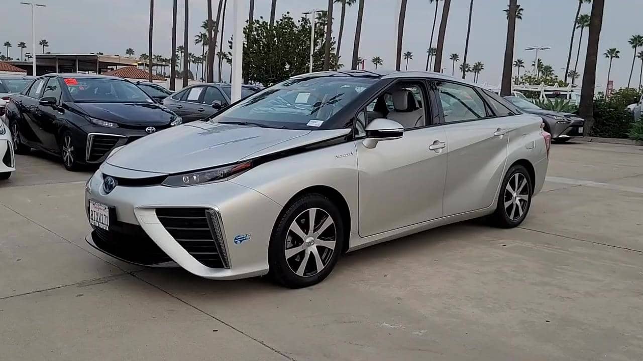 USED 2020 TOYOTA MIRAI Sedan at Tustin Toyota (USED) P14047 on Vimeo