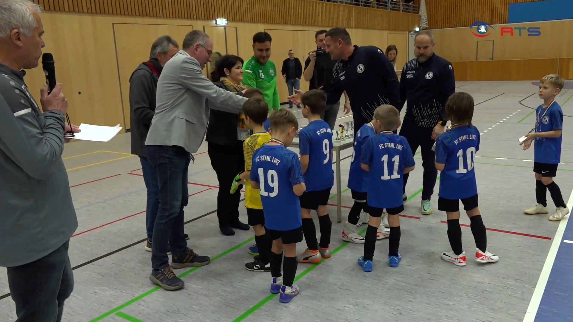 salztraegercup-des-ufc-hallein-nachwuchskicker-matchten-sich-im-sportzentrum-mitte