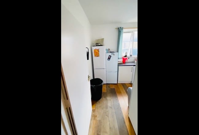 Furnished Single and Double Rooms in Wimbledon  Main Photo