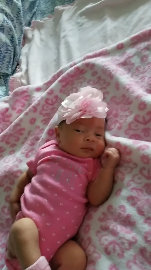 20170131_171616 - Ireland at 6 days old (Born on 01-25-207) - Video 4-Bonus of 25