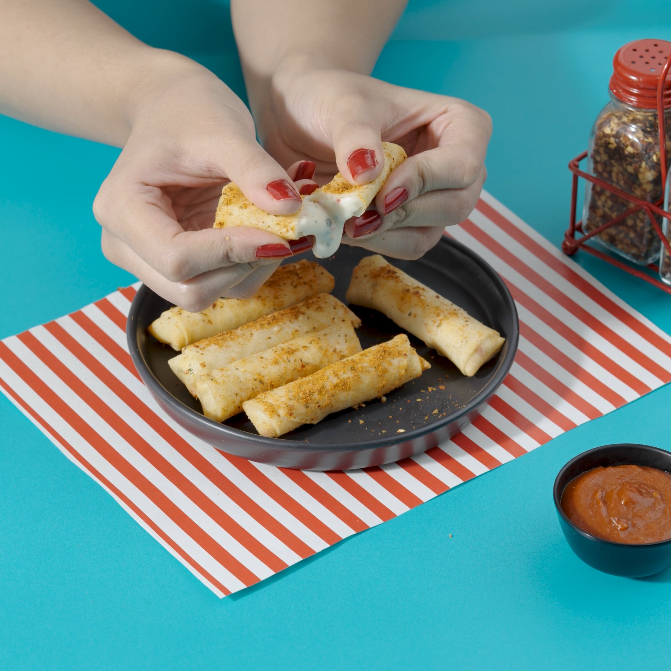 Hong's Kitchen - Display Shots