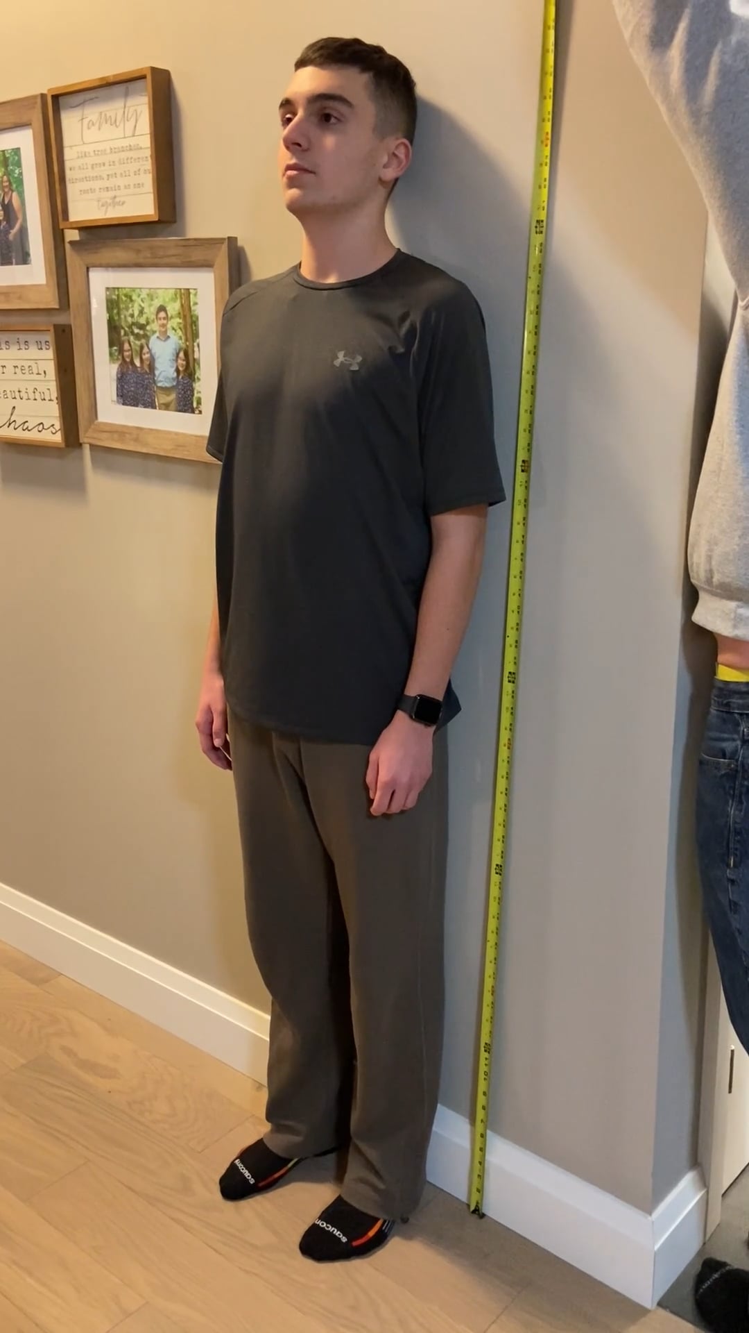 Watch everett nowak's Height: 69.5 inches