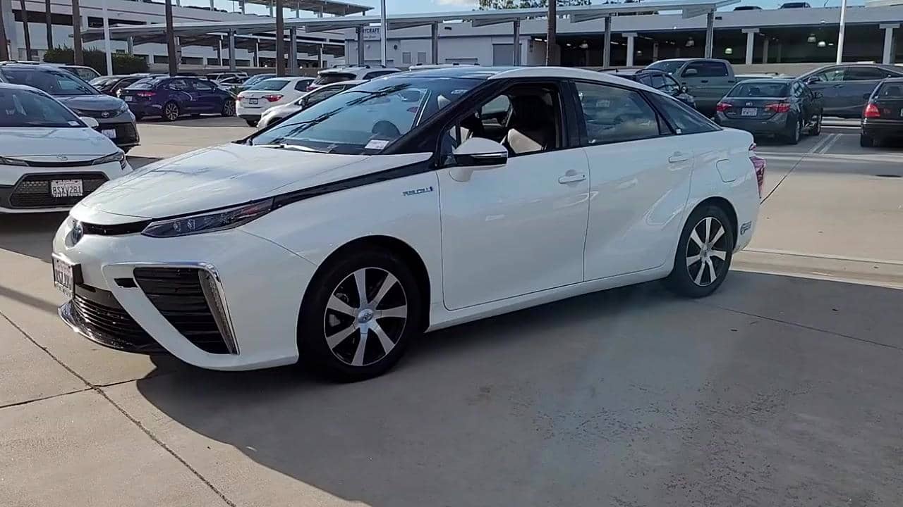 USED 2020 TOYOTA MIRAI Sedan at Tustin Toyota (USED) P14077 on Vimeo