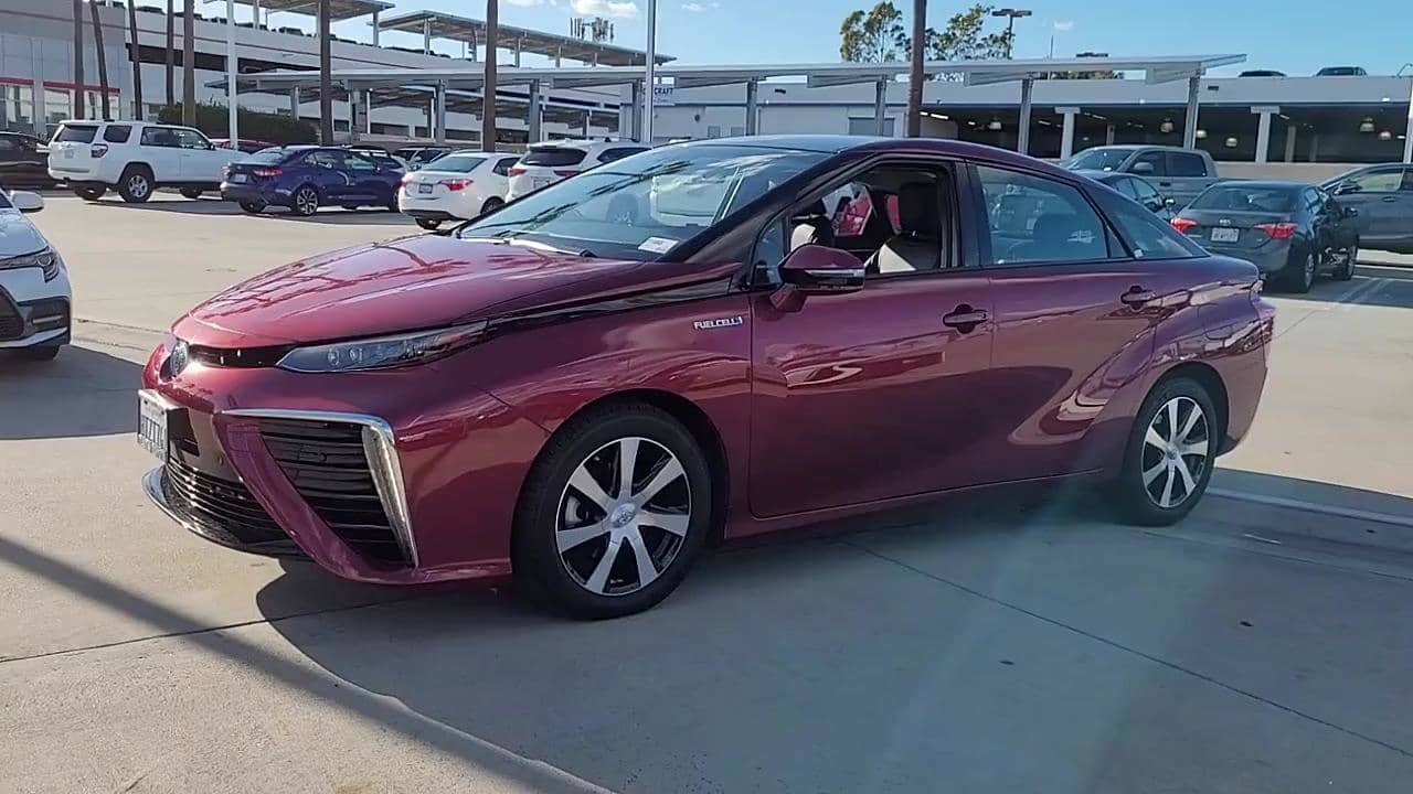 USED 2020 TOYOTA MIRAI Sedan at Tustin Toyota (USED) P14068 on Vimeo