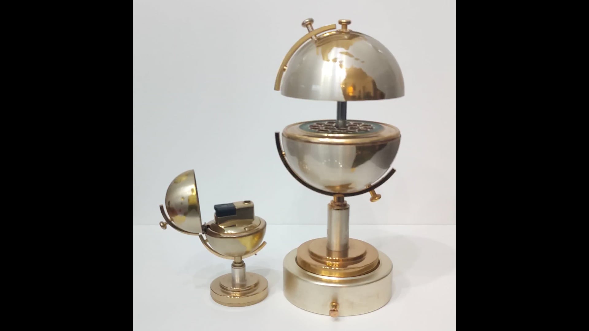 Cigarette Holder Musical World Globe and Globe Lighter, Brass
