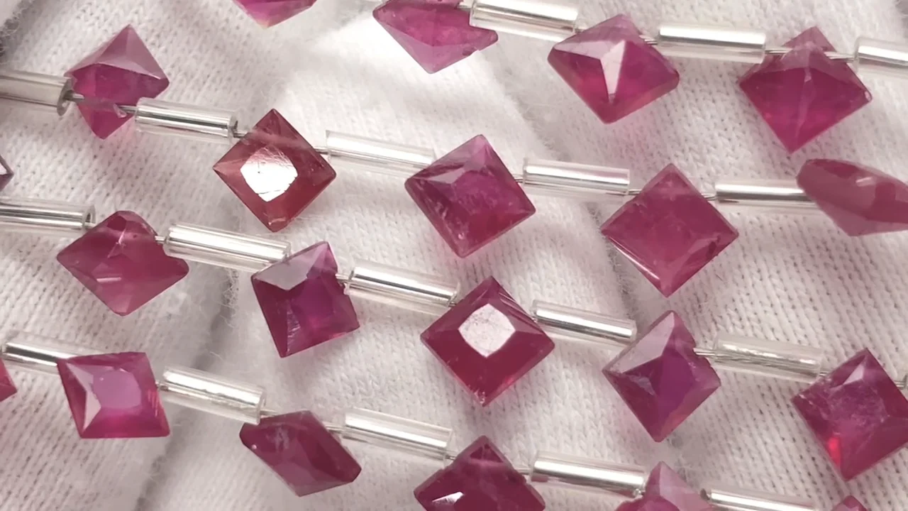 動画】宝石質ルビーAAA- ダイヤ プリンセスカット5×5mm 半連/1連(18粒