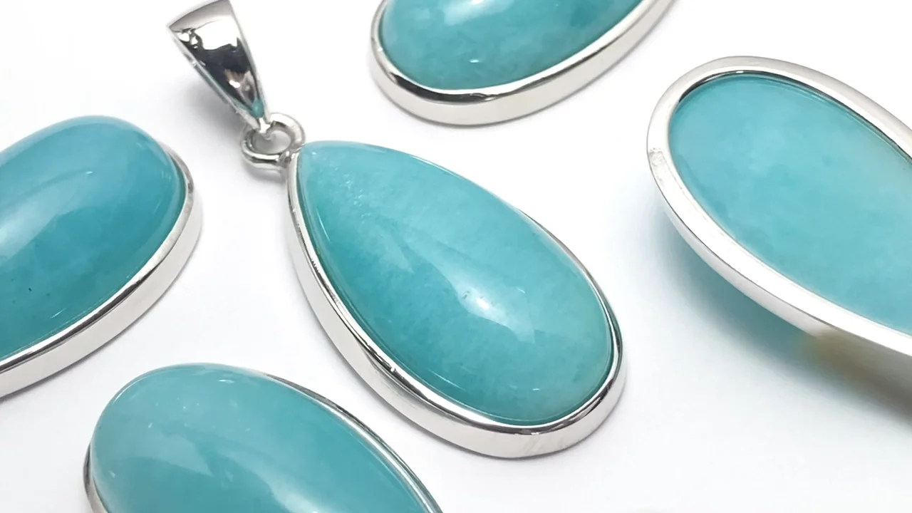 K18ペルー産アマゾナイトチャーム ビズー公式】アマゾナイト K18(18金) PT ペンダントトップ