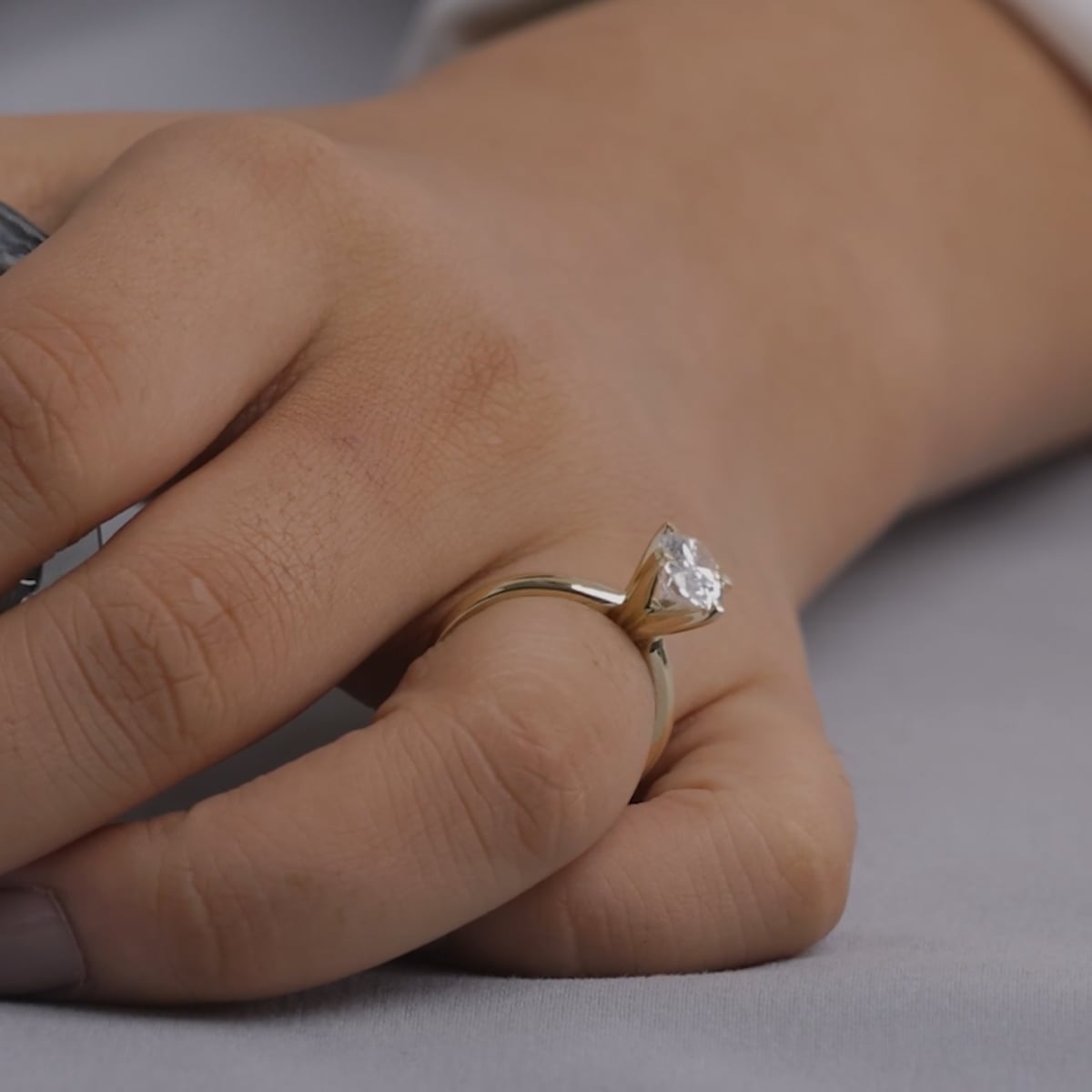 product video 2 for 2 ctw Oval Lab Grown Diamond Classic Solitaire Engagement Ring