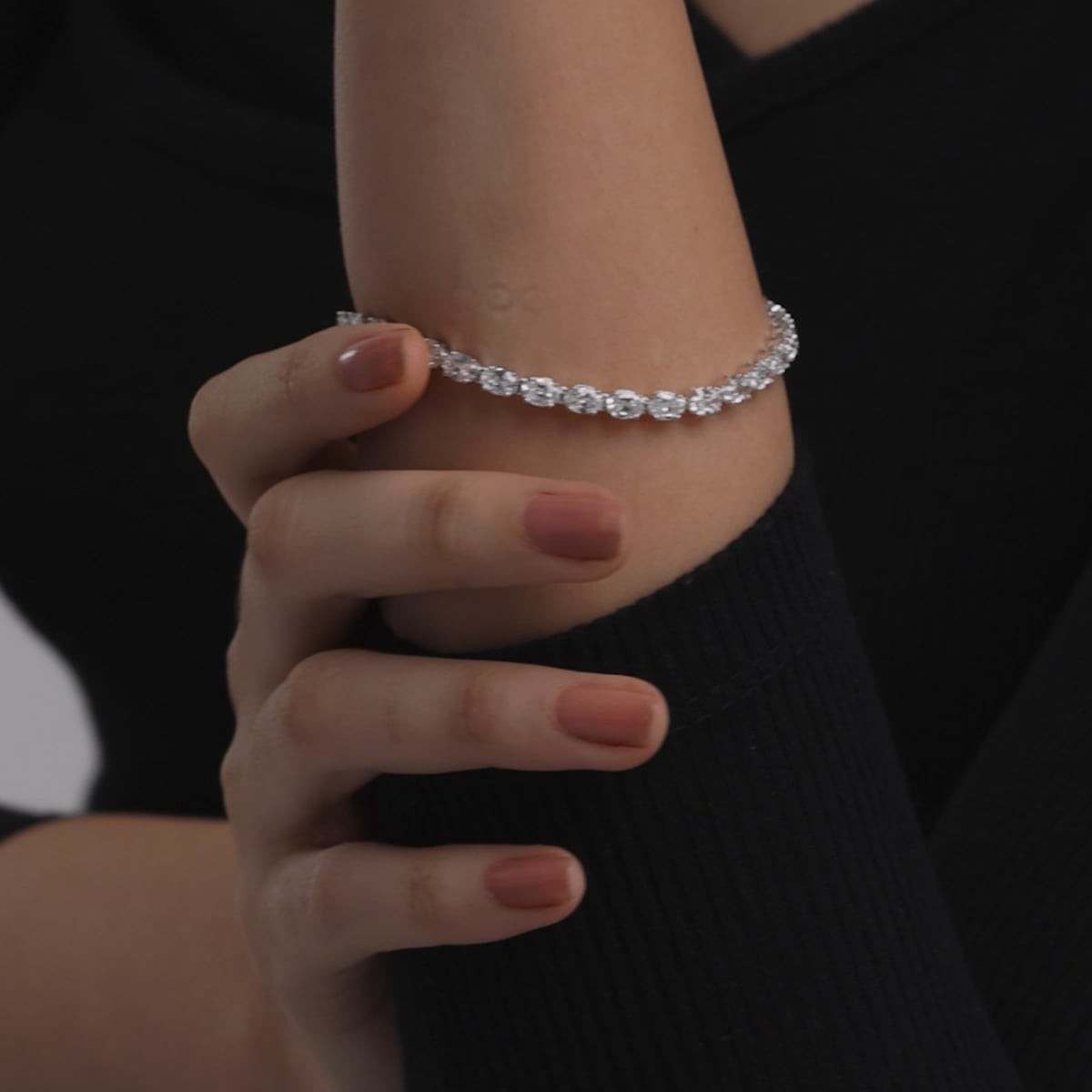 product video 2 for 7 ctw Oval Lab Grown Diamond East-West Tennis Bracelet - 8 Inches