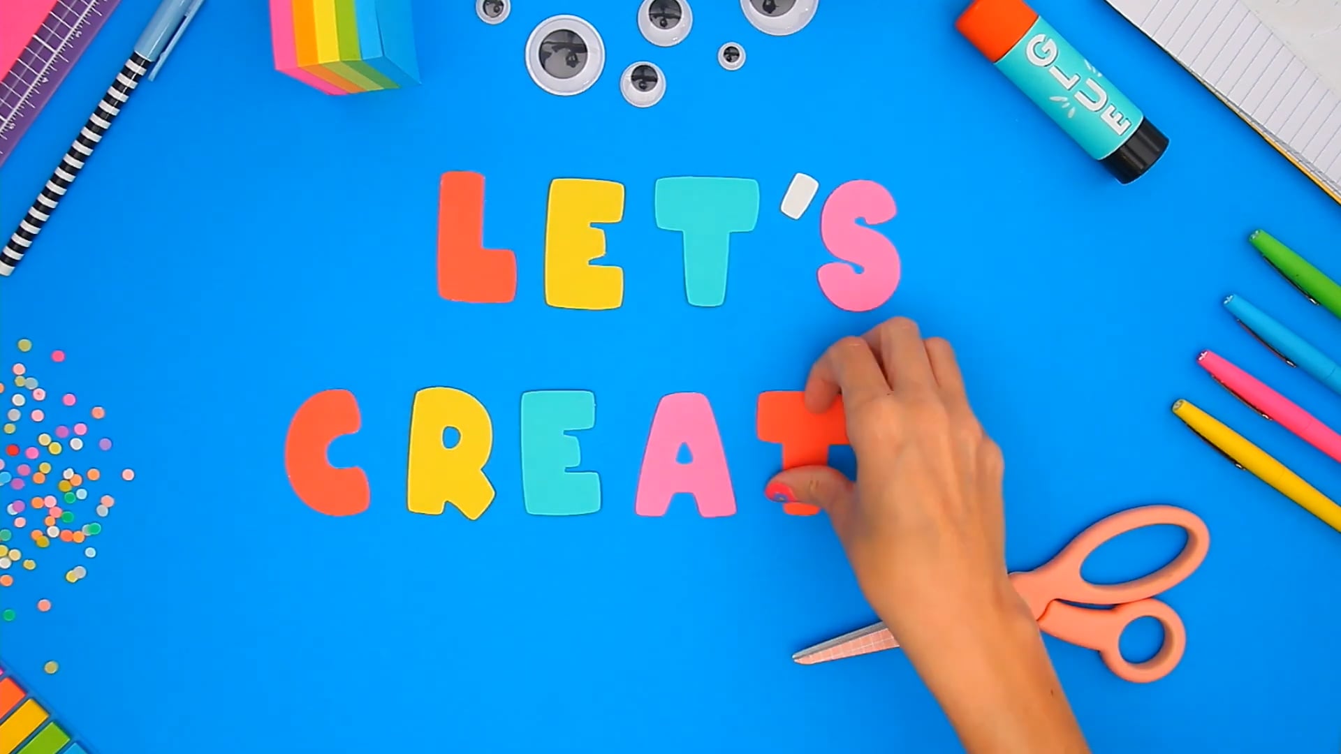 PeacockKids - DIY Halloween Masks! CRAFTS THAT SLAP