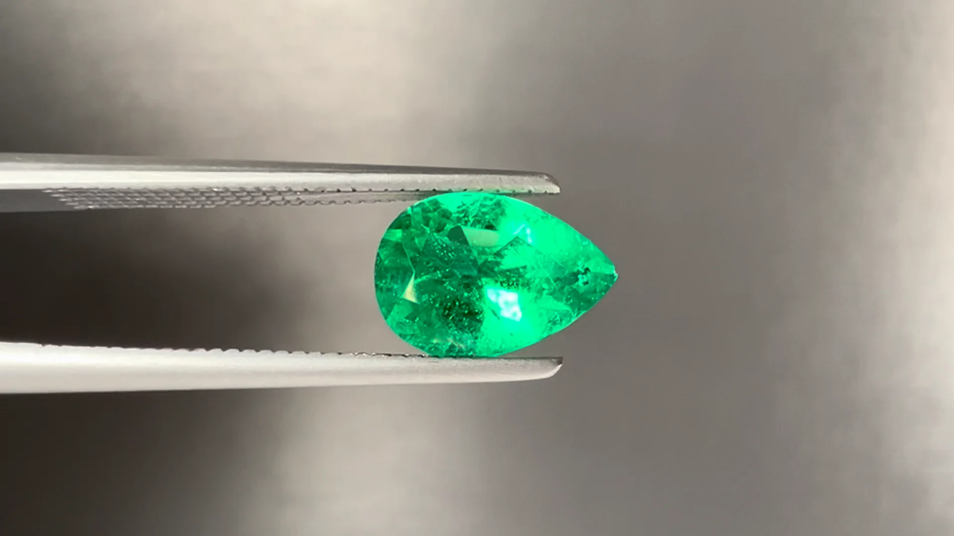 Natural 1.13ct Pear Shaped Emerald | Burton's – Burton's Gems and