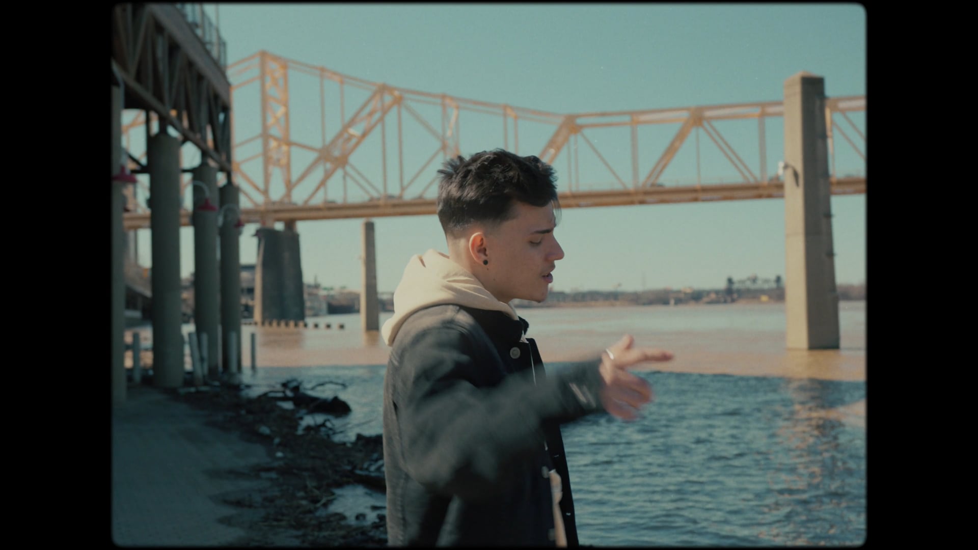 Adrian Raylo - Si Nos Escapamos (Official Music Video) V1