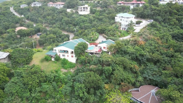 Tamarind Villa Leverick Bay