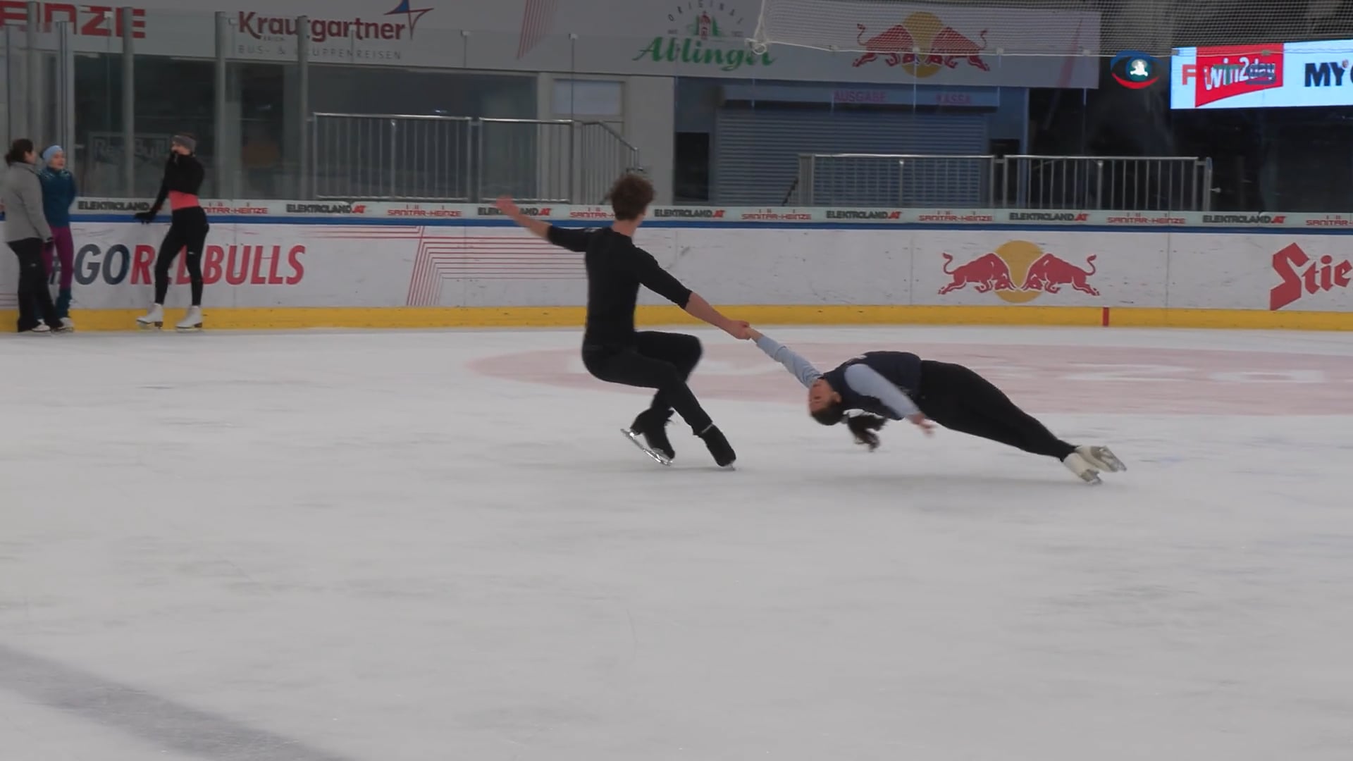 salzburg-als-neuer-hotspot-des-eiskunstlaufs-mozart-cup-2024