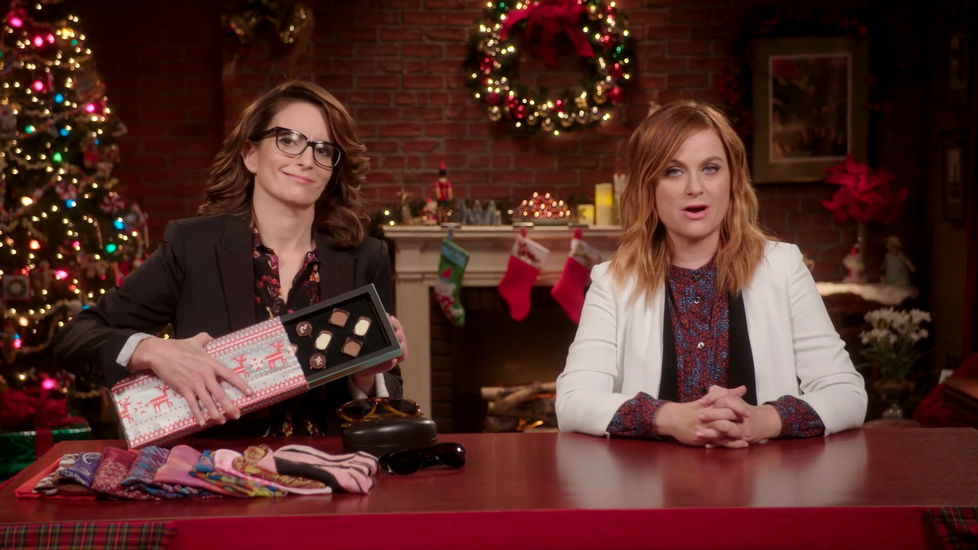 Tina Fey & Amy Poehler - Xmas Glamour spot