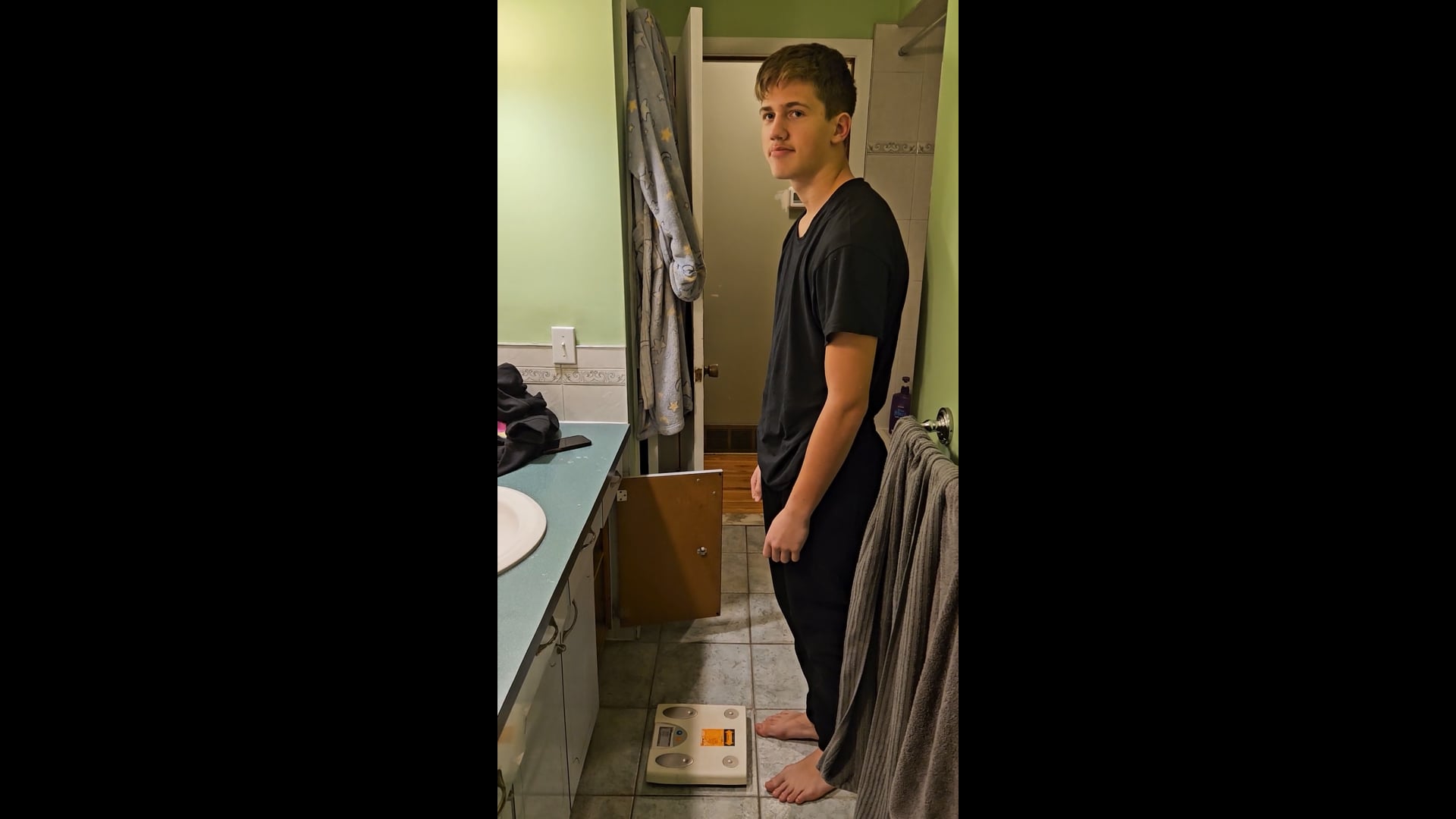 Watch justin wood's Weight: 166 pounds