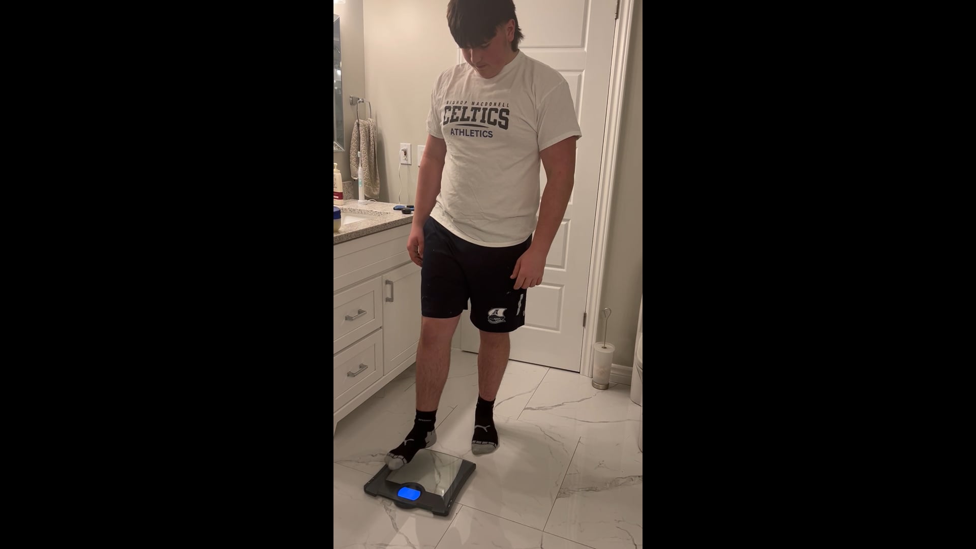 Watch james lundvall's Weight: 237.7 pounds