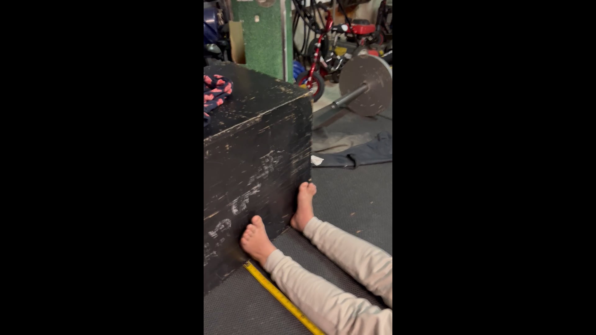 Watch ethan huen's Height: 68.2 inches