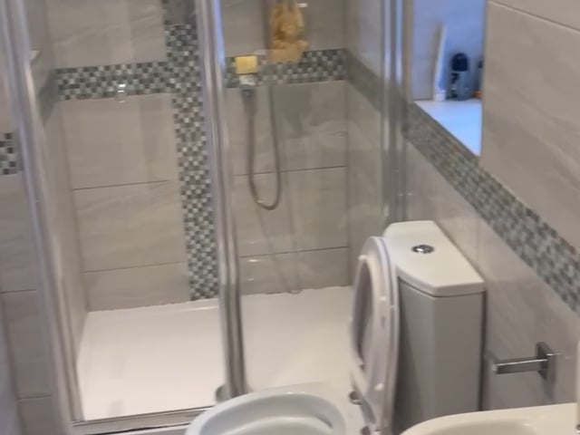 Video 1: En-suite