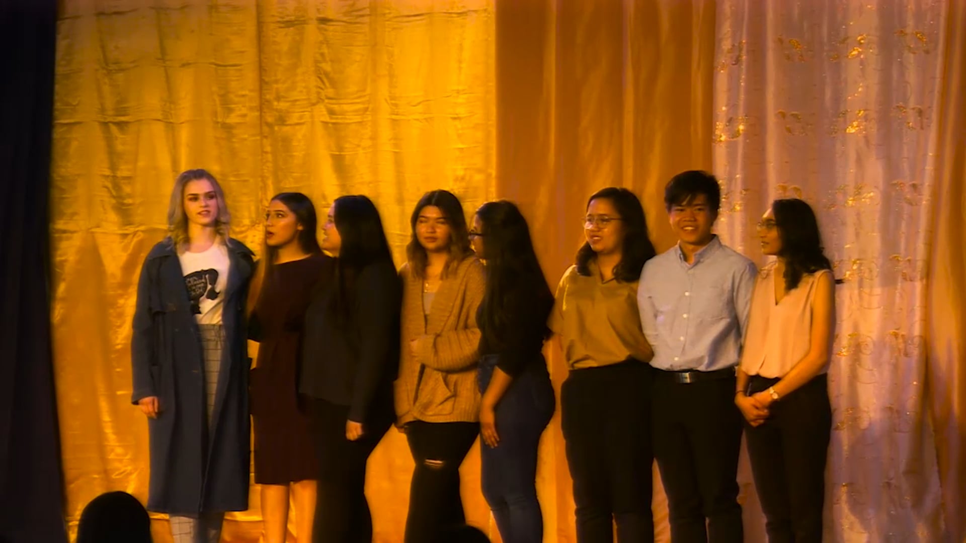 C7O-330 - 2019 Grad Fashion Show