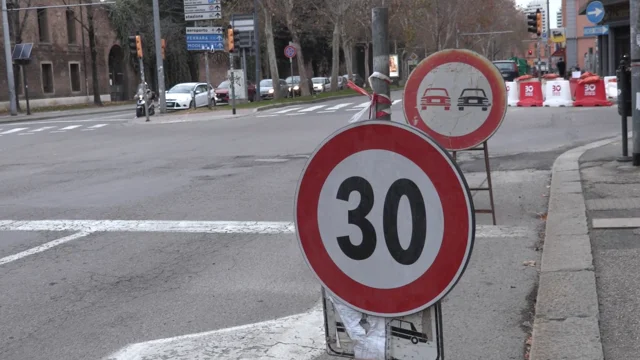 BOLOGNA: Città 30 sempre più vicina, semafori nuovi per adattarsi al limite  di velocità