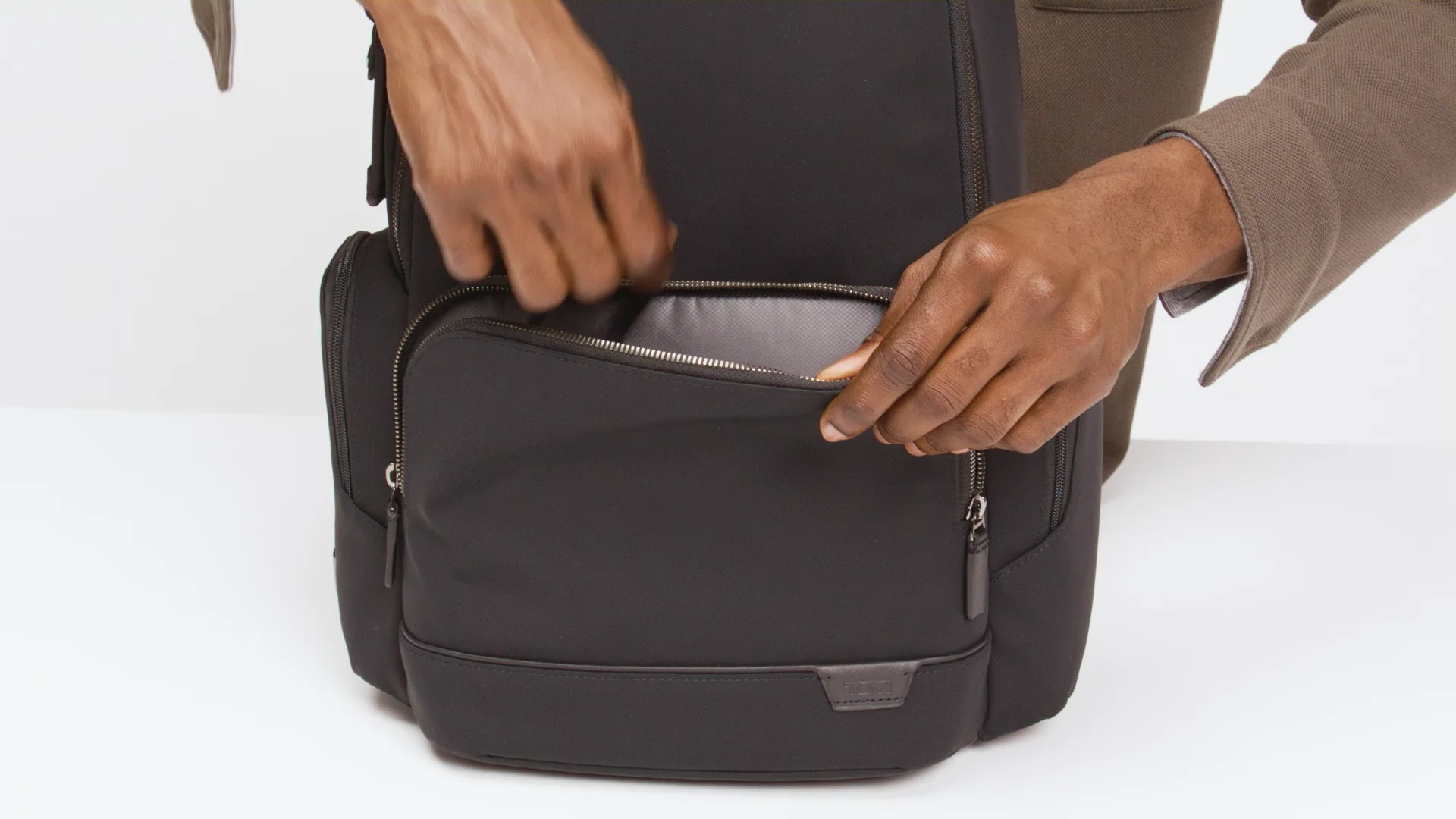 バッグ tumi ブリーフケース・ビジネスバッグ | TUMI(トゥミ)公式サイト