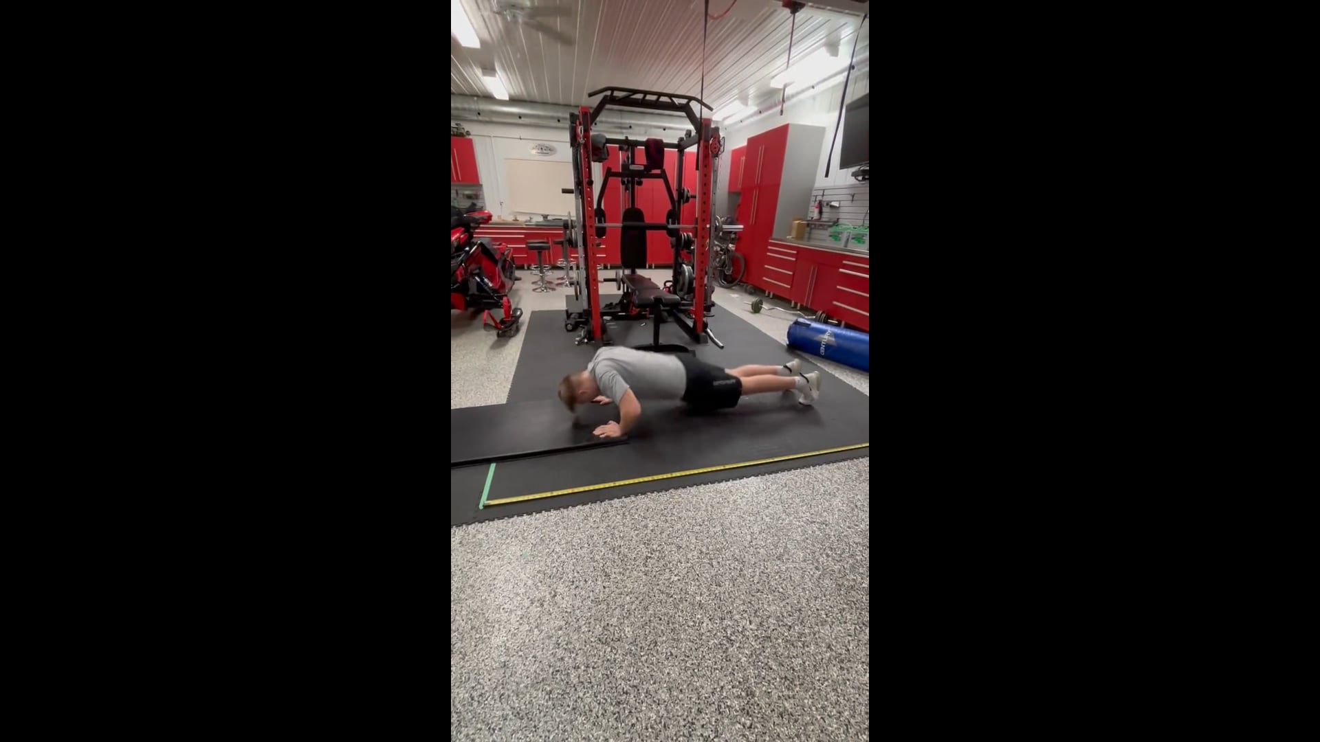 Watch heath desjardin's Push Ups: 33 push ups