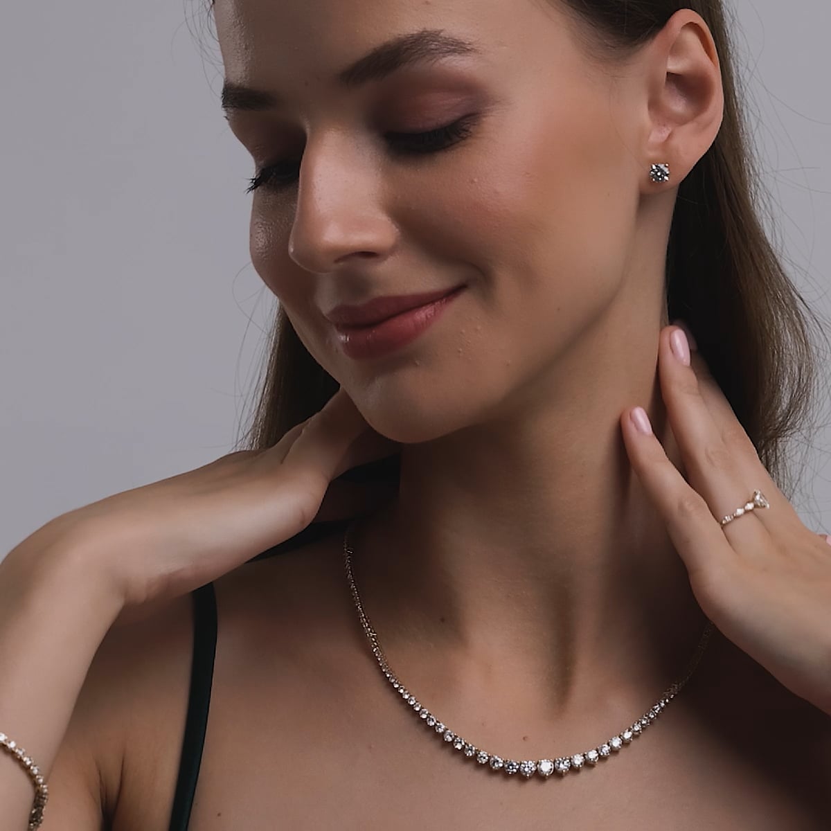 product video for 4 ctw Round Lab Grown Diamond Graduated Riviera Fashion Necklace