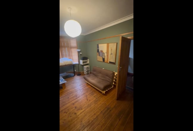 Short-Term Large Room  (Flexible Dates) Main Photo