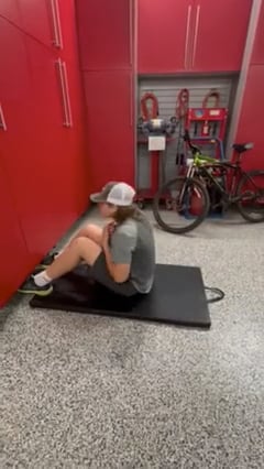 Watch deegan desjardin's Sit Ups: 61 sit ups