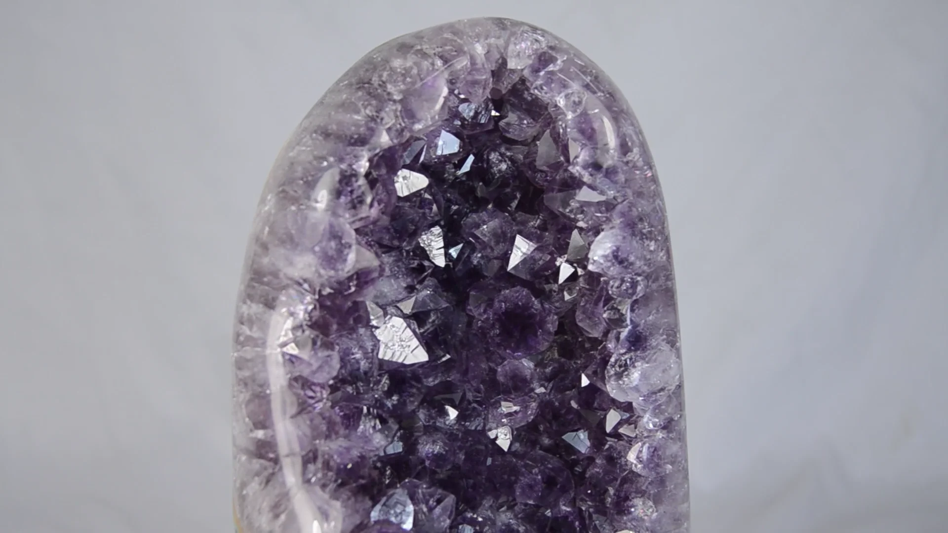 Amethyst Crystal Geode, 5.6 pounds (Uruguay #G0025) 7.7 inches
