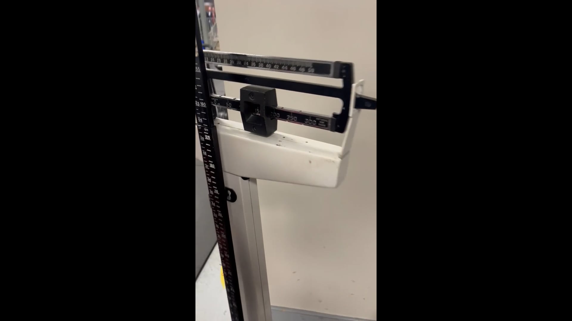 Watch knox chau's Weight: 161 pounds