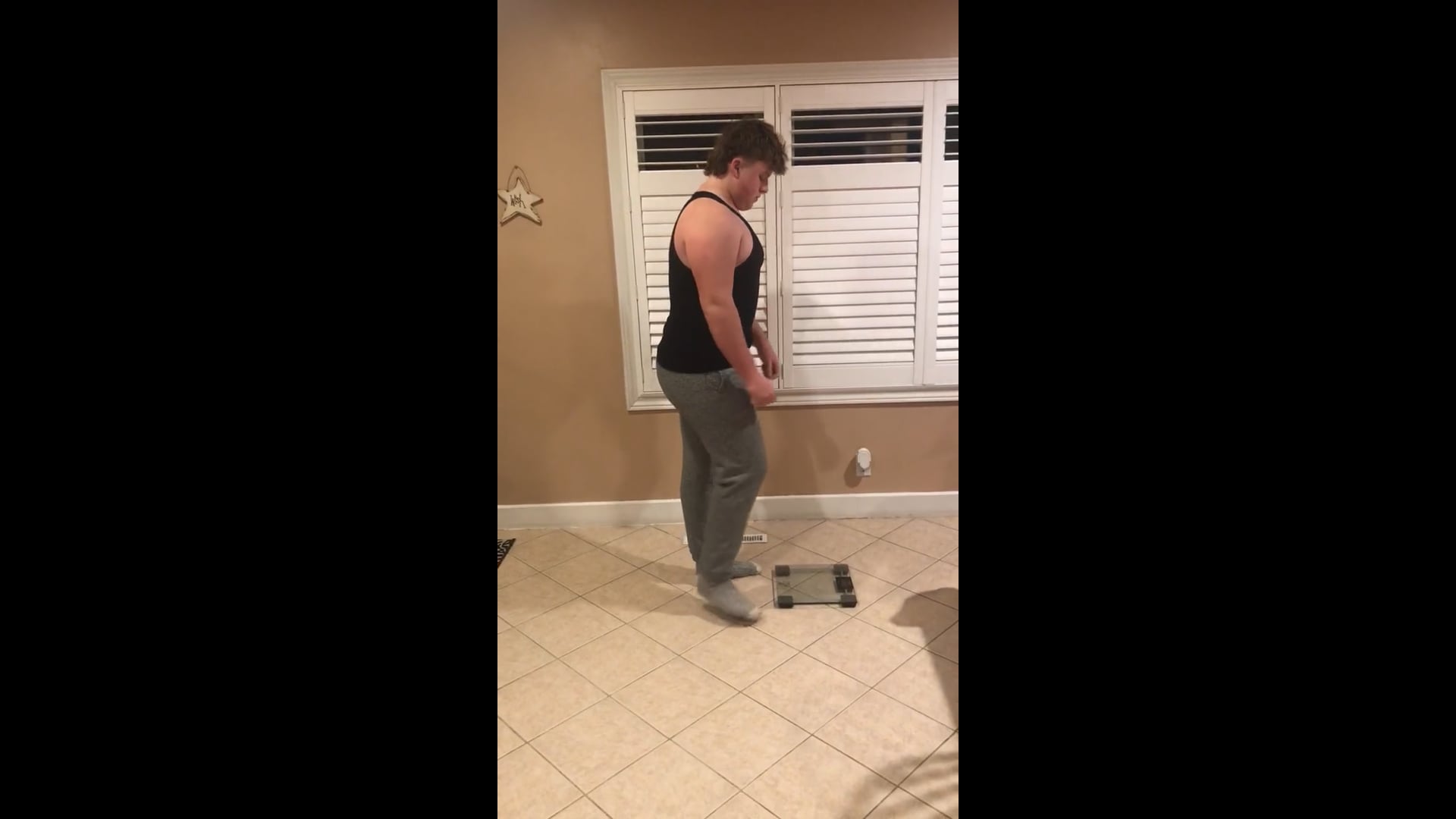 Watch cooper hitchen's Weight: 275.4 pounds