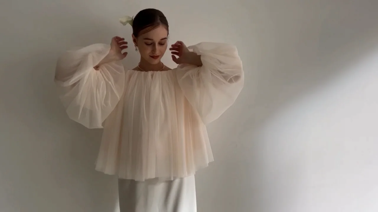 tulle shirring blouse | Acka.| エーシーケーエー|公式 tulle shirring blouse | Acka.| エーシーケーエー|公式