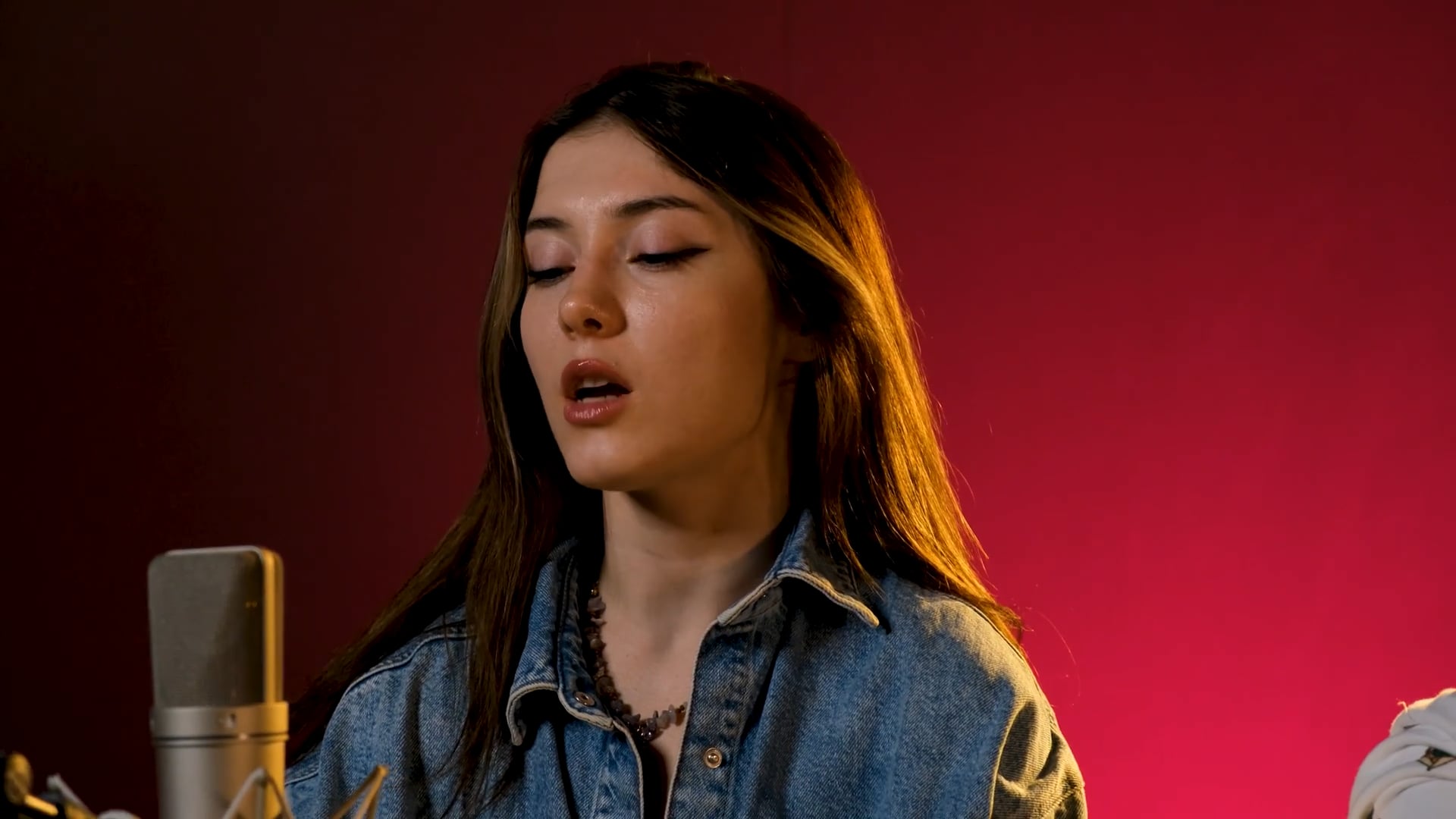 Berkay Onurer - Gelişigüzel (feat. Hilal Bilen & Berke Emre)