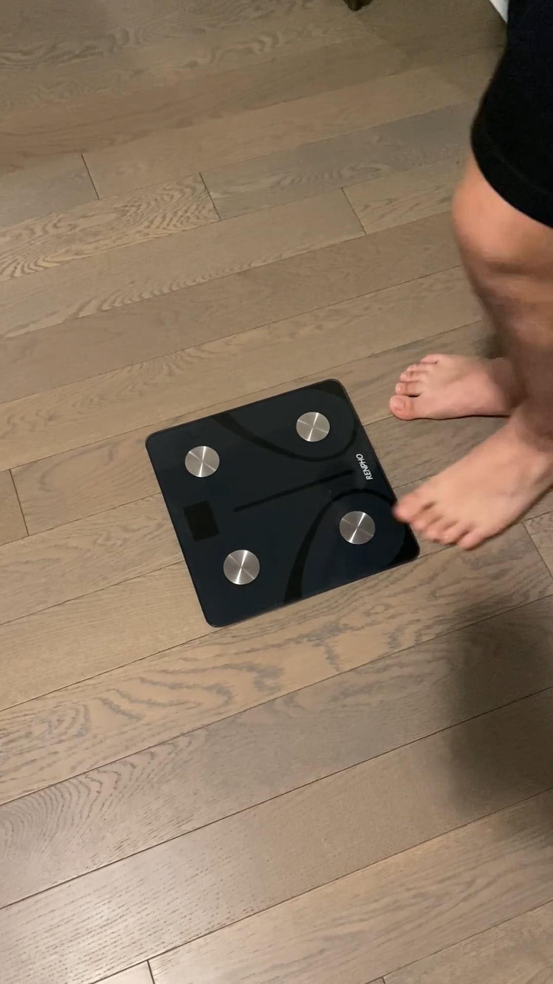 Watch coben macintyre's Weight: 240.8 pounds