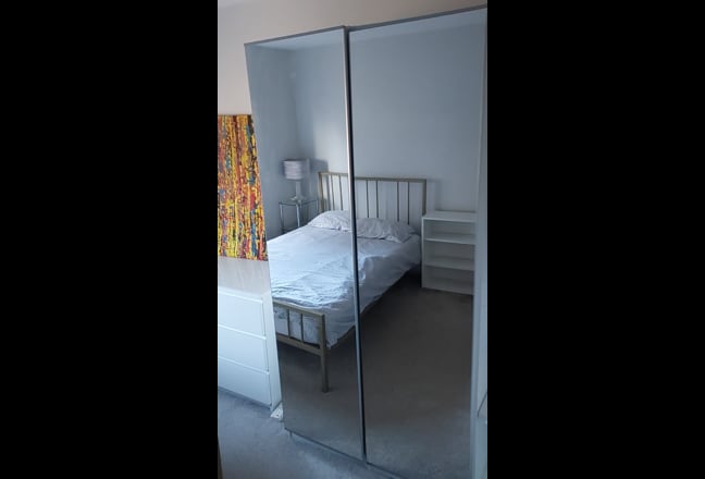 Double furnished  room 3.60m x 3.20m. Main Photo