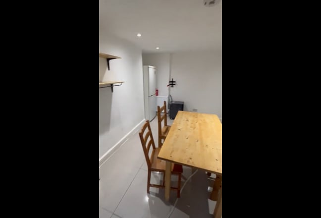 Luxury 6 Bedroom House (Brixton-Camberwell) Main Photo