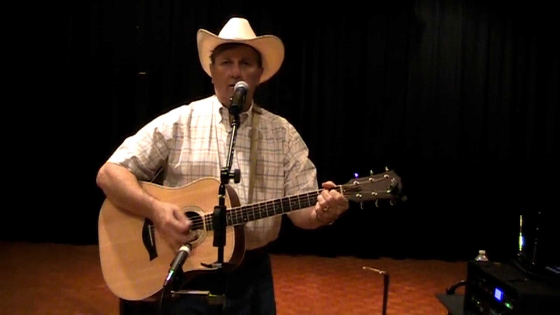 Promotional video thumbnail 1 for Cliff Shelder