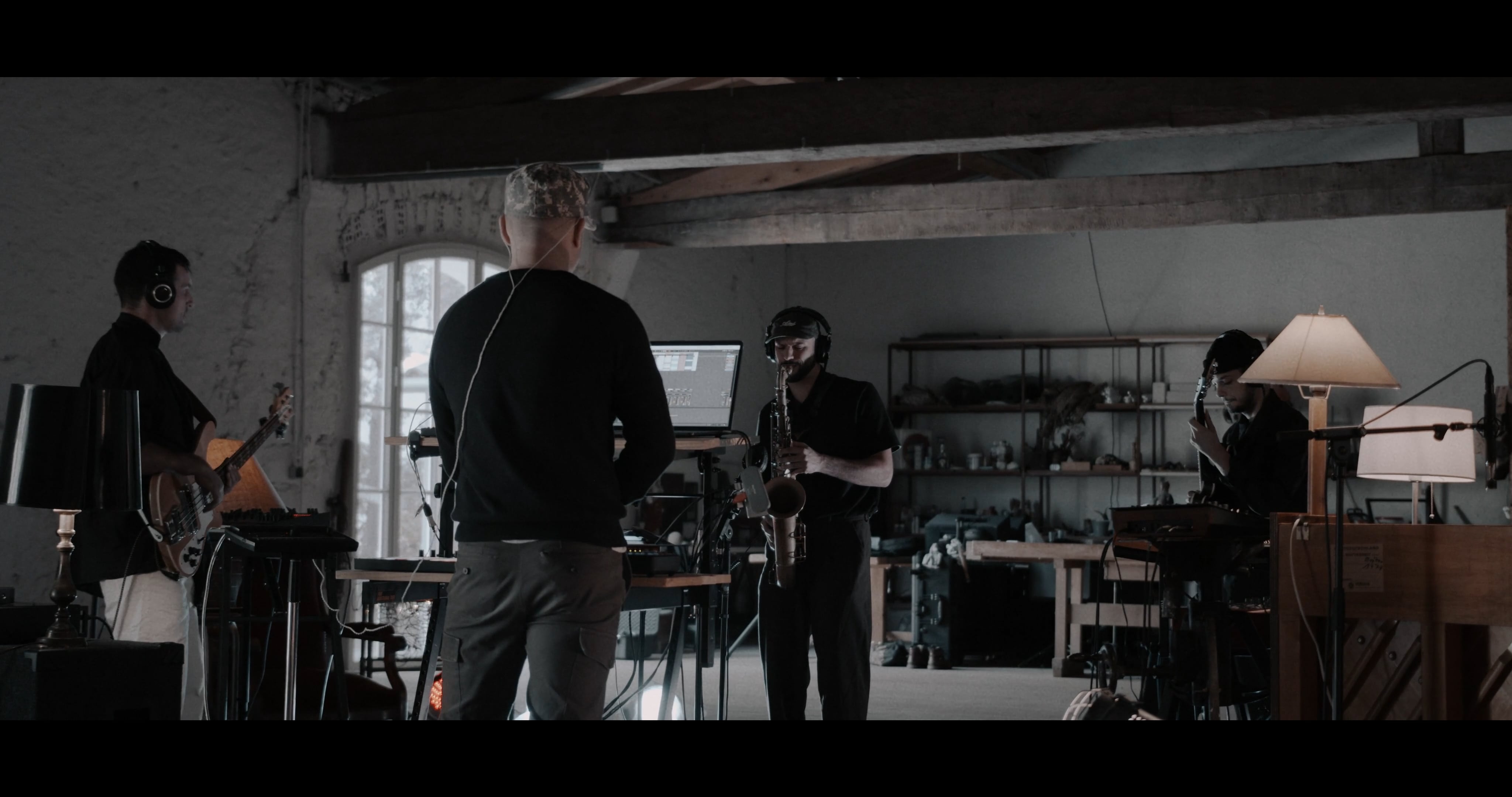 EMERGENCY ESCAPE PLAN (SINGLE SHOT)