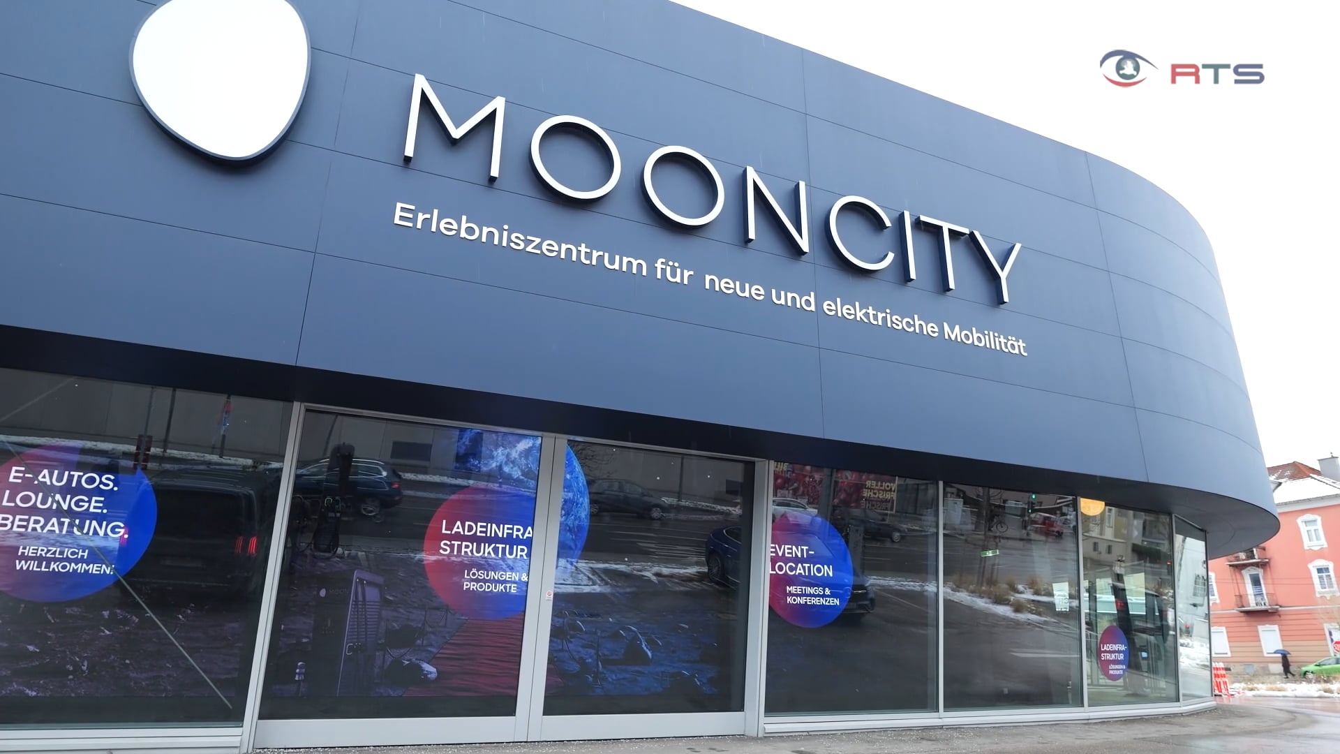 mooncity-in-salzburg-mit-verbessertem-ladevorgang-bei-e-autos