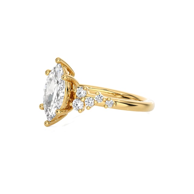 1.00 quilates anillo solitario en racimo de oro amarillo con un diamante talla marquesa 