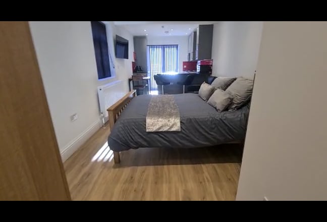 All Bills Inc Studio, Parking, & Private Garden. Main Photo