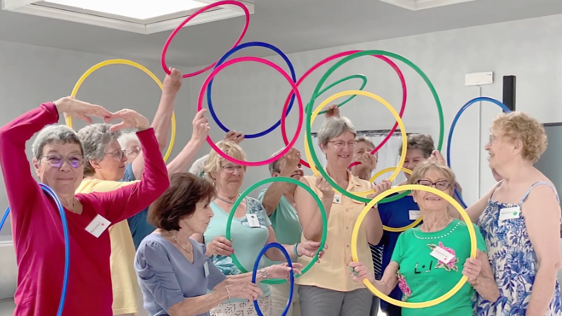 La Rythmique Jaques-Dalcroze adressée aux seniors, une idée géniale !